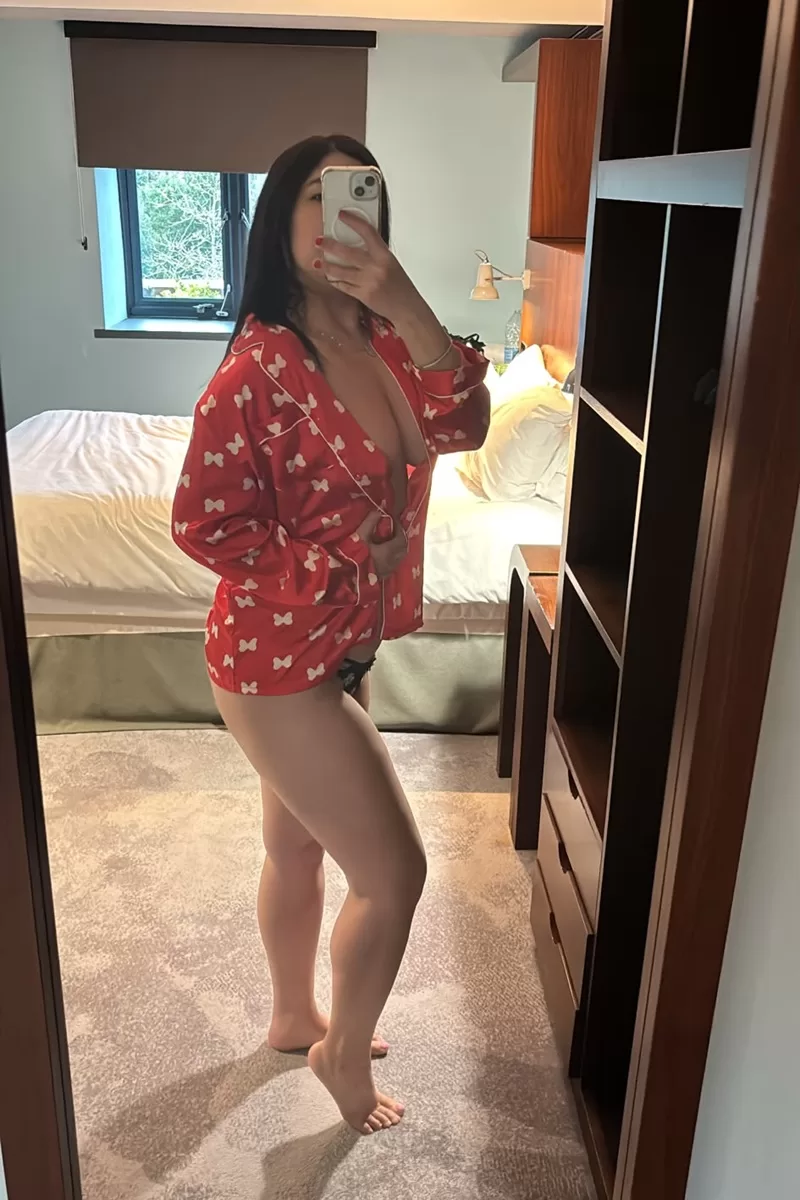 Alexandria, Iranian escort in South Kensington